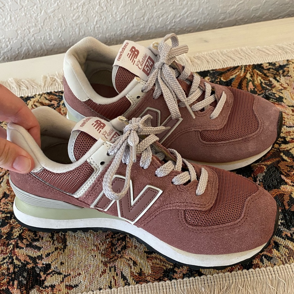 New Balance 574 Women's Mauve Sneakers